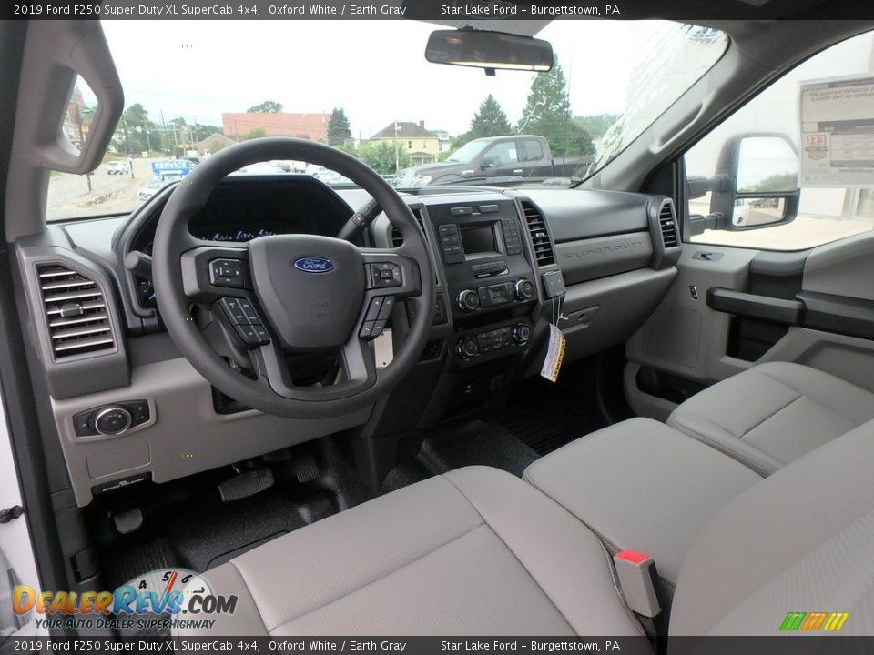 2019 Ford F250 Super Duty XL SuperCab 4x4 Oxford White / Earth Gray Photo #13