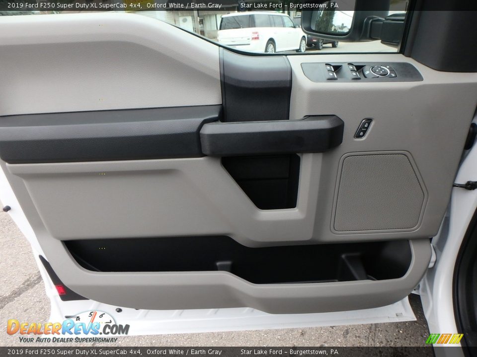 2019 Ford F250 Super Duty XL SuperCab 4x4 Oxford White / Earth Gray Photo #14