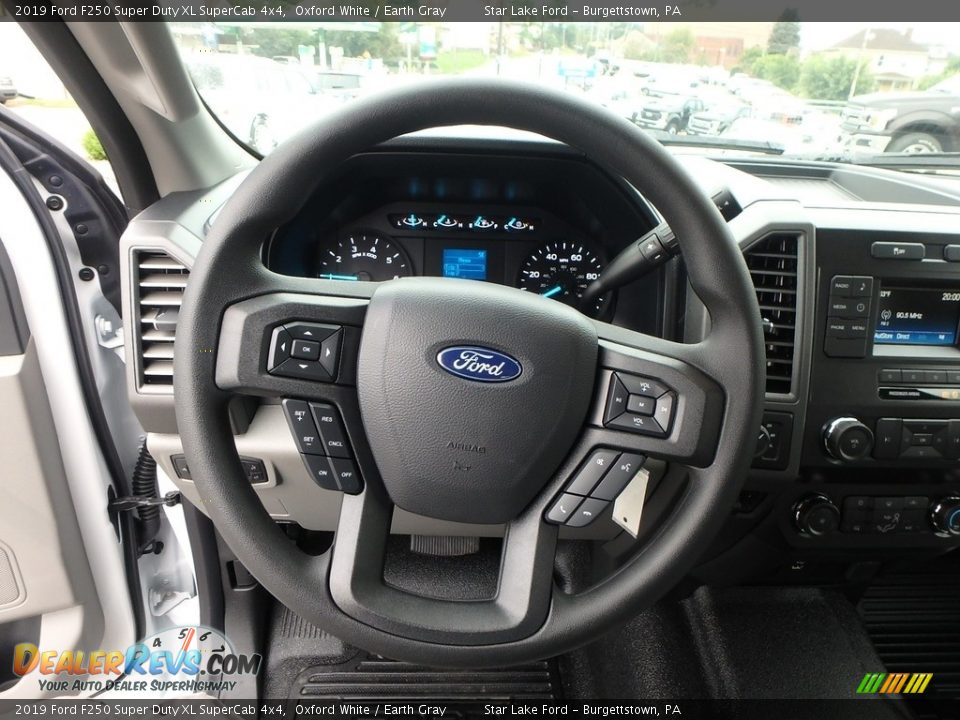 2019 Ford F250 Super Duty XL SuperCab 4x4 Oxford White / Earth Gray Photo #17
