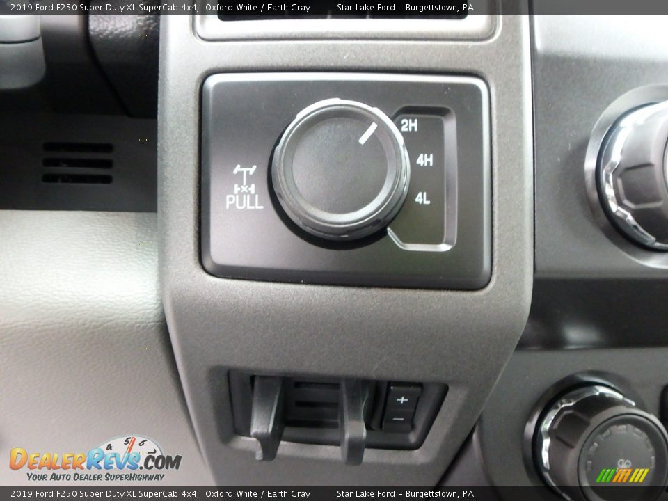 2019 Ford F250 Super Duty XL SuperCab 4x4 Oxford White / Earth Gray Photo #18