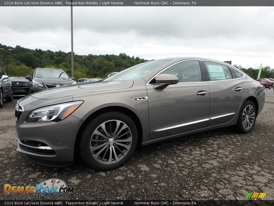 Front 3/4 View of 2019 Buick LaCrosse Essence AWD Photo #1