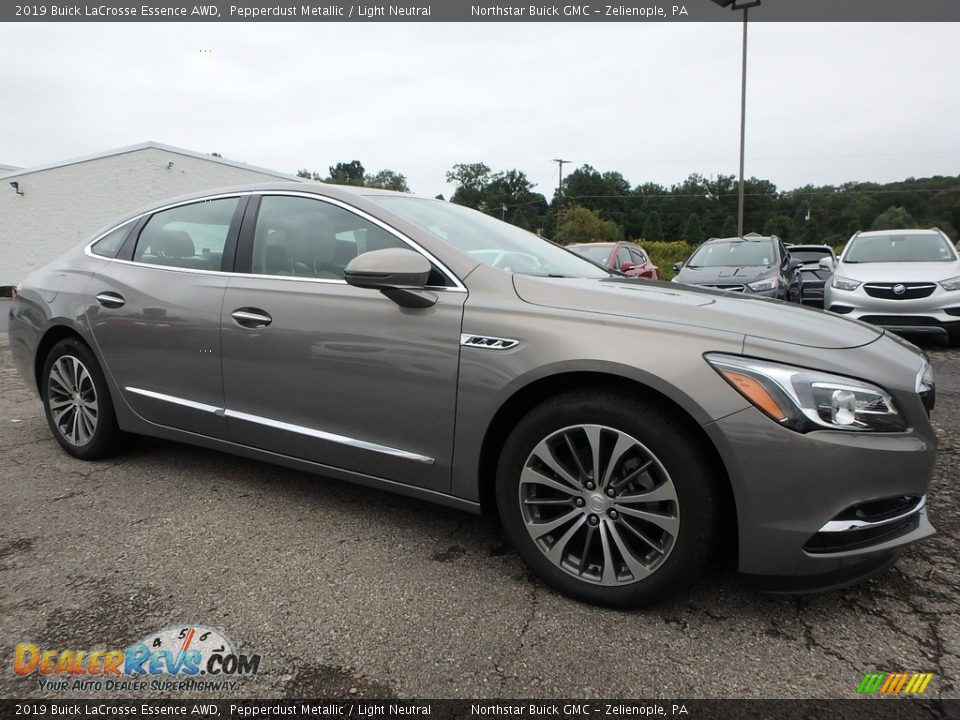 Pepperdust Metallic 2019 Buick LaCrosse Essence AWD Photo #3
