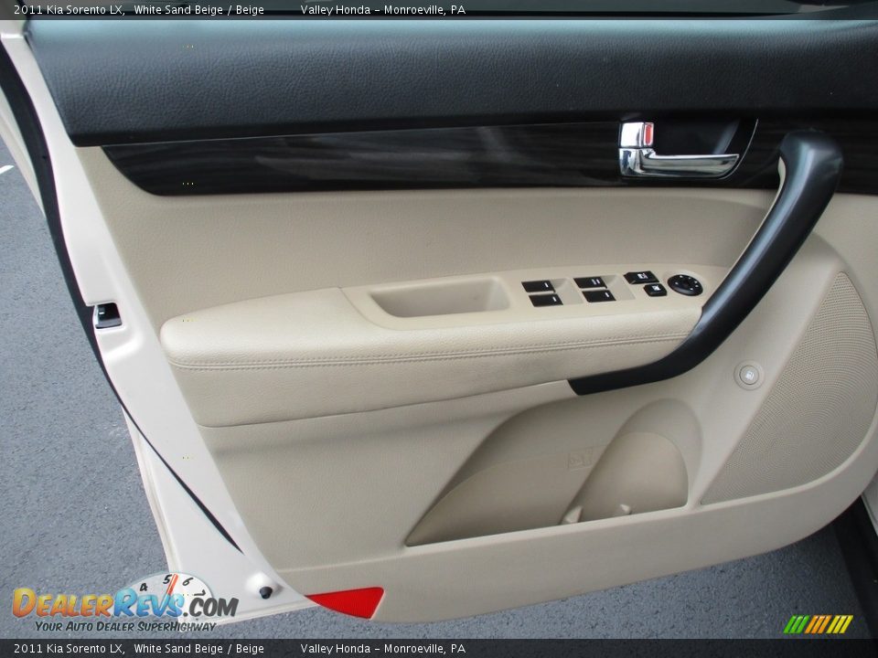 2011 Kia Sorento LX White Sand Beige / Beige Photo #10