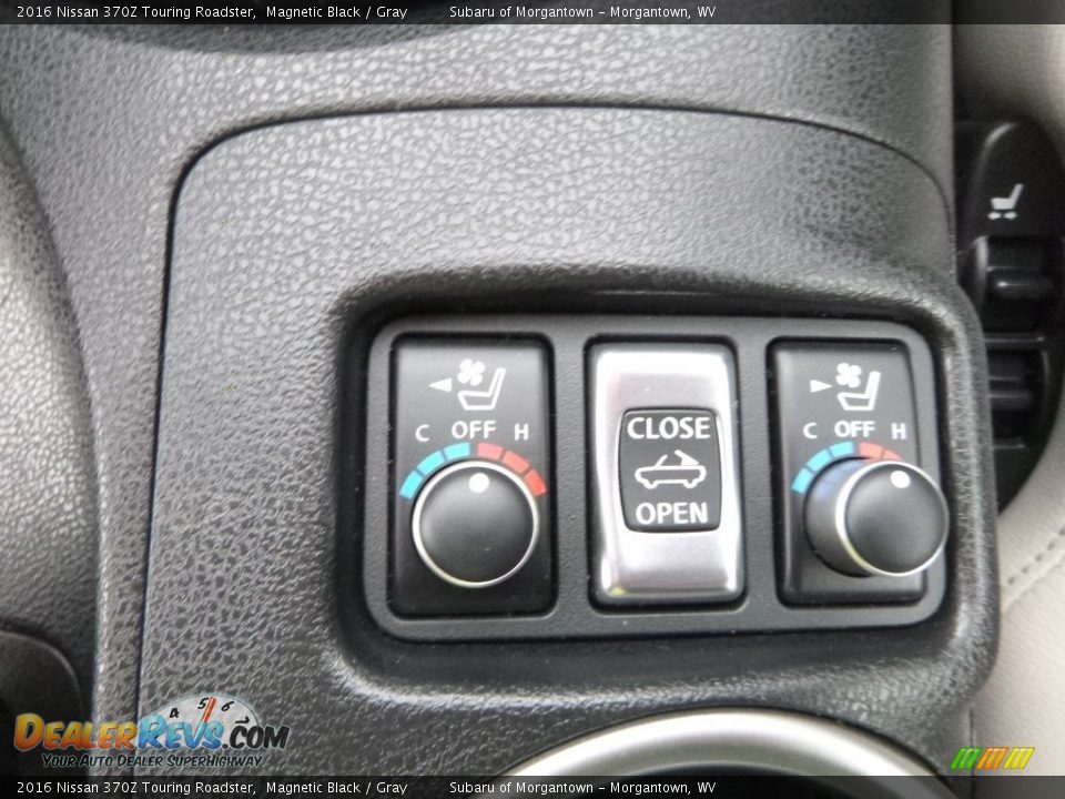 Controls of 2016 Nissan 370Z Touring Roadster Photo #15