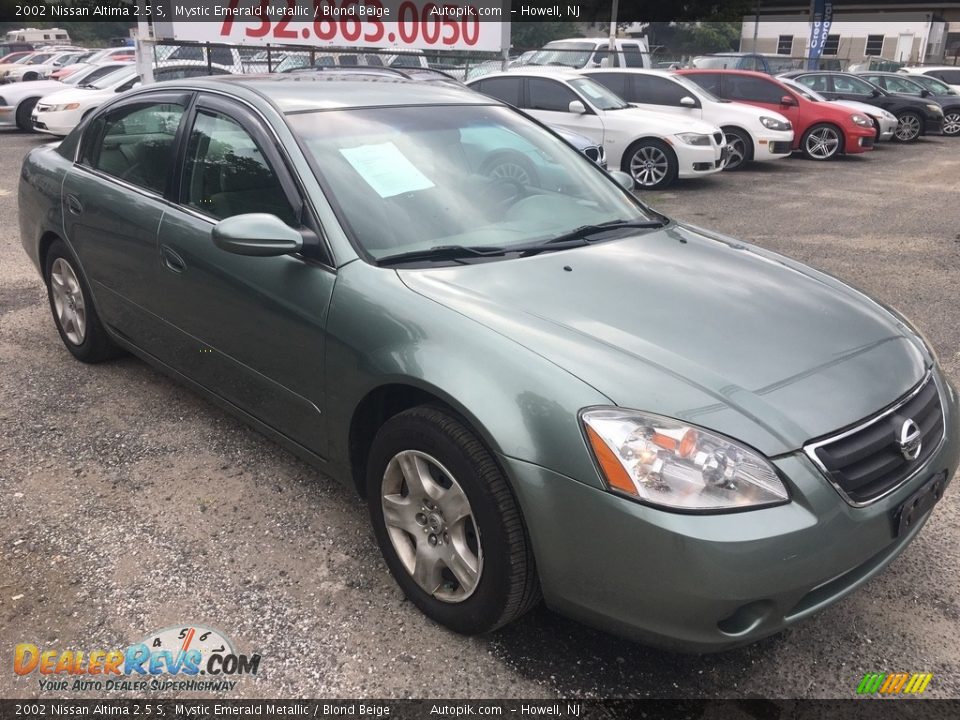 2002 Nissan Altima 2.5 S Mystic Emerald Metallic / Blond Beige Photo #6