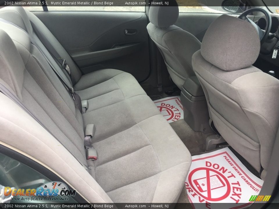 2002 Nissan Altima 2.5 S Mystic Emerald Metallic / Blond Beige Photo #10