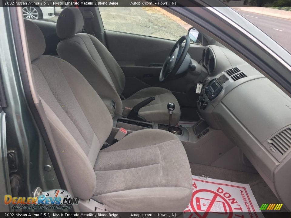 2002 Nissan Altima 2.5 S Mystic Emerald Metallic / Blond Beige Photo #12