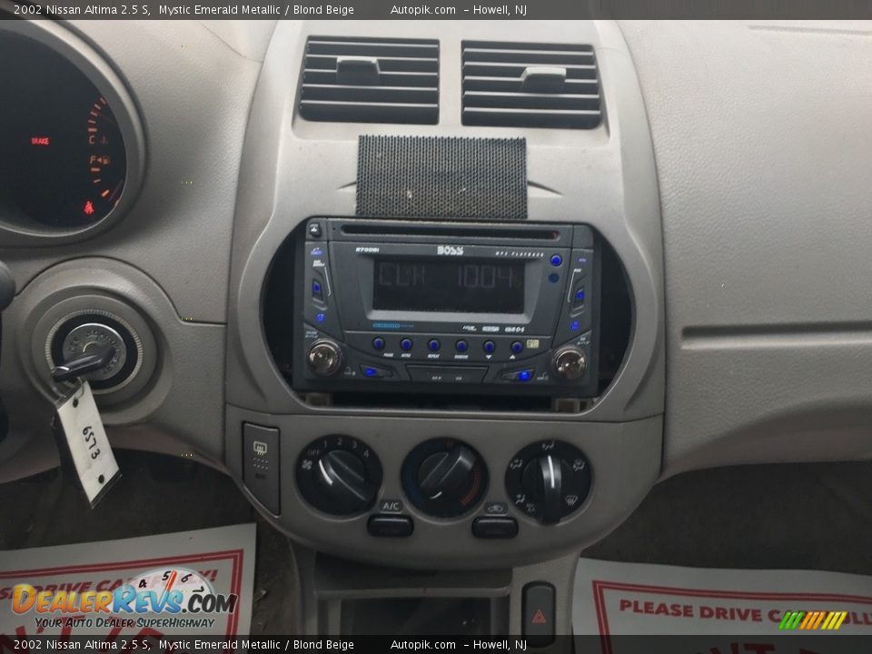 2002 Nissan Altima 2.5 S Mystic Emerald Metallic / Blond Beige Photo #15