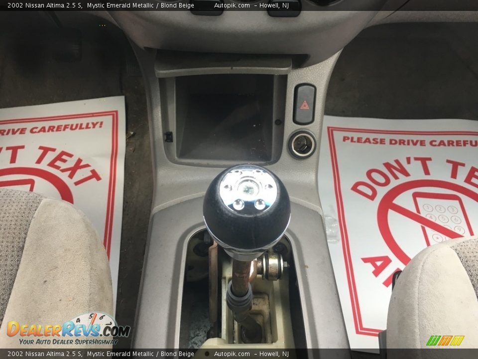 2002 Nissan Altima 2.5 S Mystic Emerald Metallic / Blond Beige Photo #16