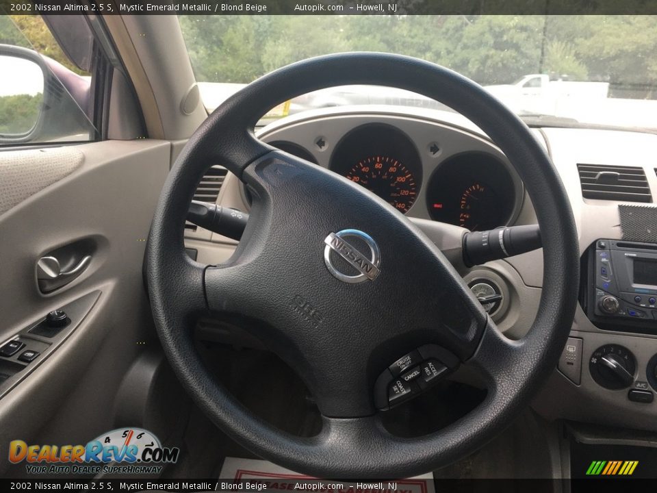 2002 Nissan Altima 2.5 S Mystic Emerald Metallic / Blond Beige Photo #17