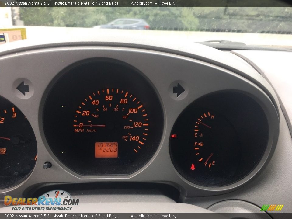 2002 Nissan Altima 2.5 S Mystic Emerald Metallic / Blond Beige Photo #18