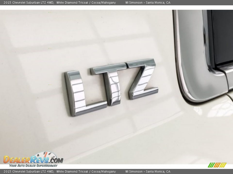 2015 Chevrolet Suburban LTZ 4WD White Diamond Tricoat / Cocoa/Mahogany Photo #28