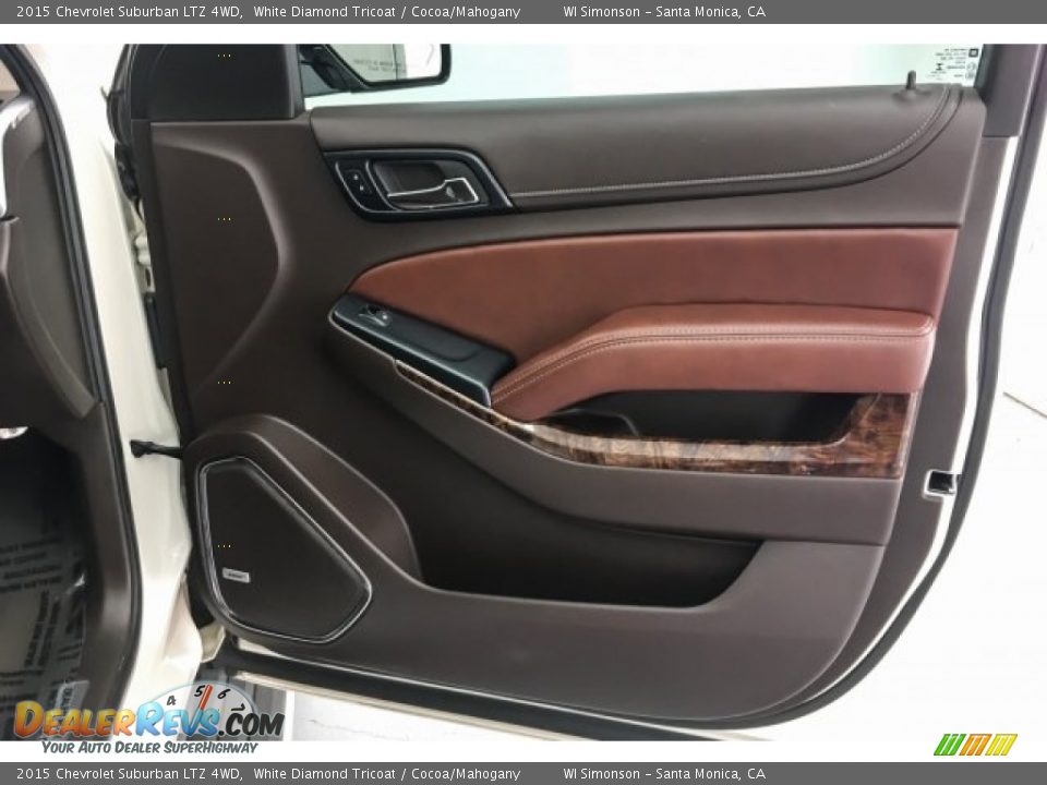 2015 Chevrolet Suburban LTZ 4WD White Diamond Tricoat / Cocoa/Mahogany Photo #31
