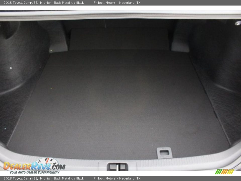 2018 Toyota Camry SE Midnight Black Metallic / Black Photo #26