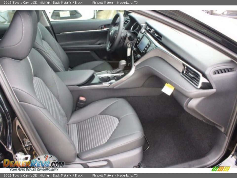 2018 Toyota Camry SE Midnight Black Metallic / Black Photo #31