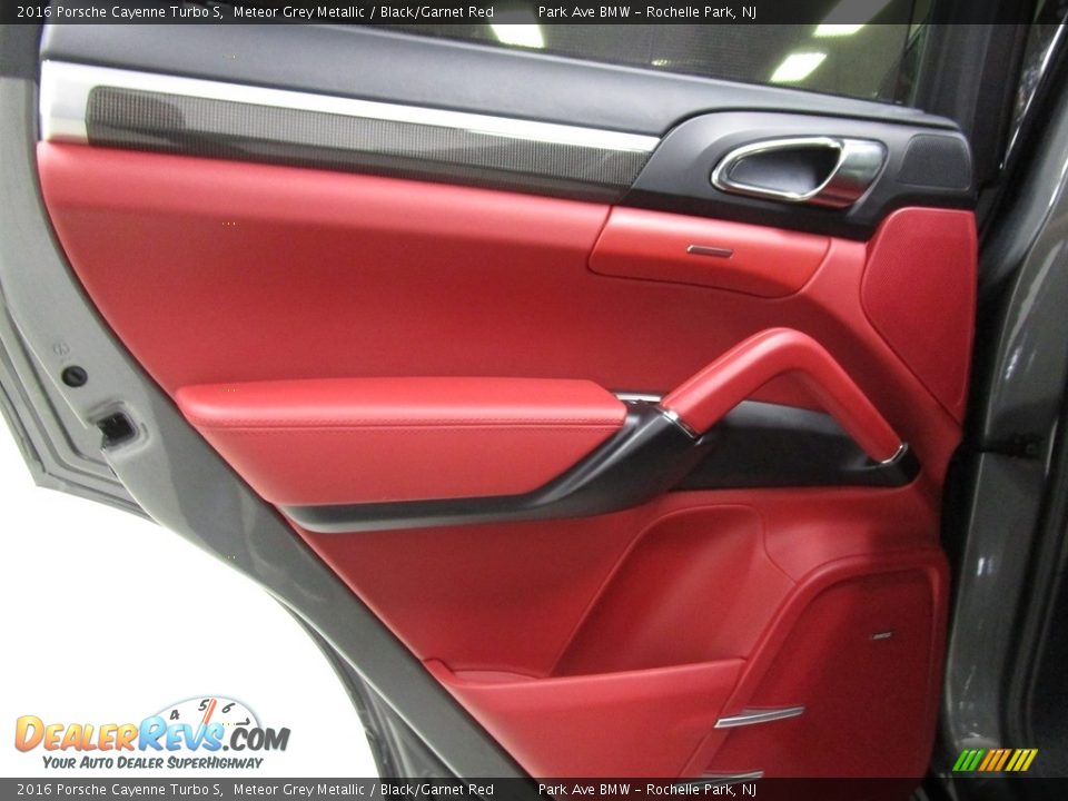 Door Panel of 2016 Porsche Cayenne Turbo S Photo #13