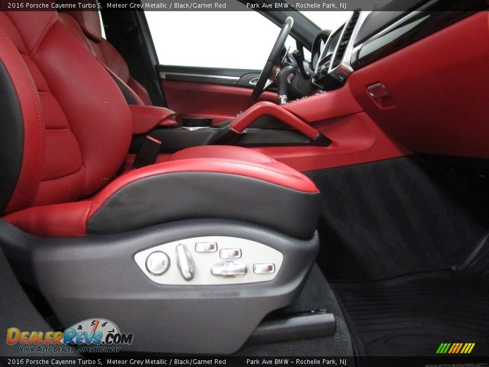 2016 Porsche Cayenne Turbo S Meteor Grey Metallic / Black/Garnet Red Photo #18