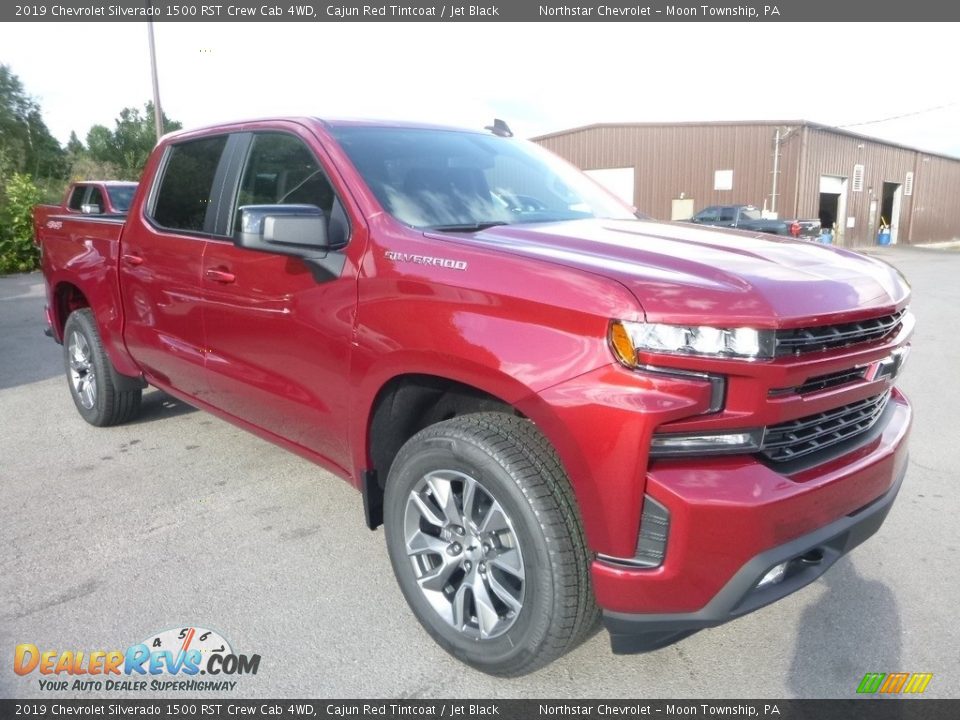 Front 3/4 View of 2019 Chevrolet Silverado 1500 RST Crew Cab 4WD Photo #7