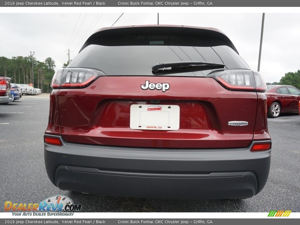 2019 Jeep Cherokee Latitude Velvet Red Pearl / Black Photo #11