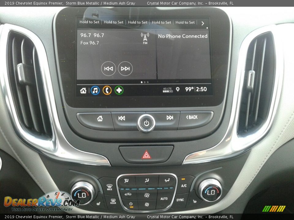 Controls of 2019 Chevrolet Equinox Premier Photo #15