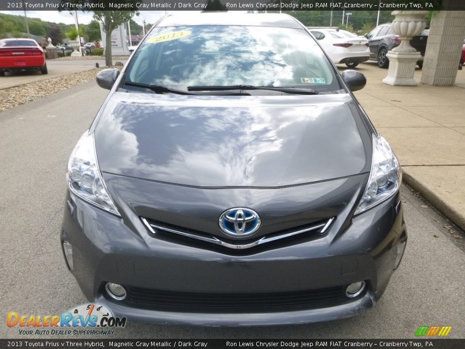2013 Toyota Prius v Three Hybrid Magnetic Gray Metallic / Dark Gray Photo #4