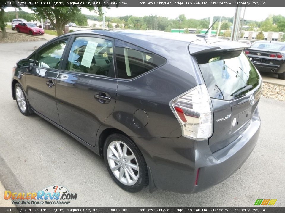 2013 Toyota Prius v Three Hybrid Magnetic Gray Metallic / Dark Gray Photo #7