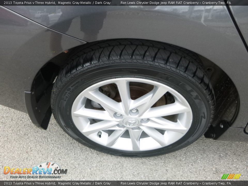 2013 Toyota Prius v Three Hybrid Magnetic Gray Metallic / Dark Gray Photo #9