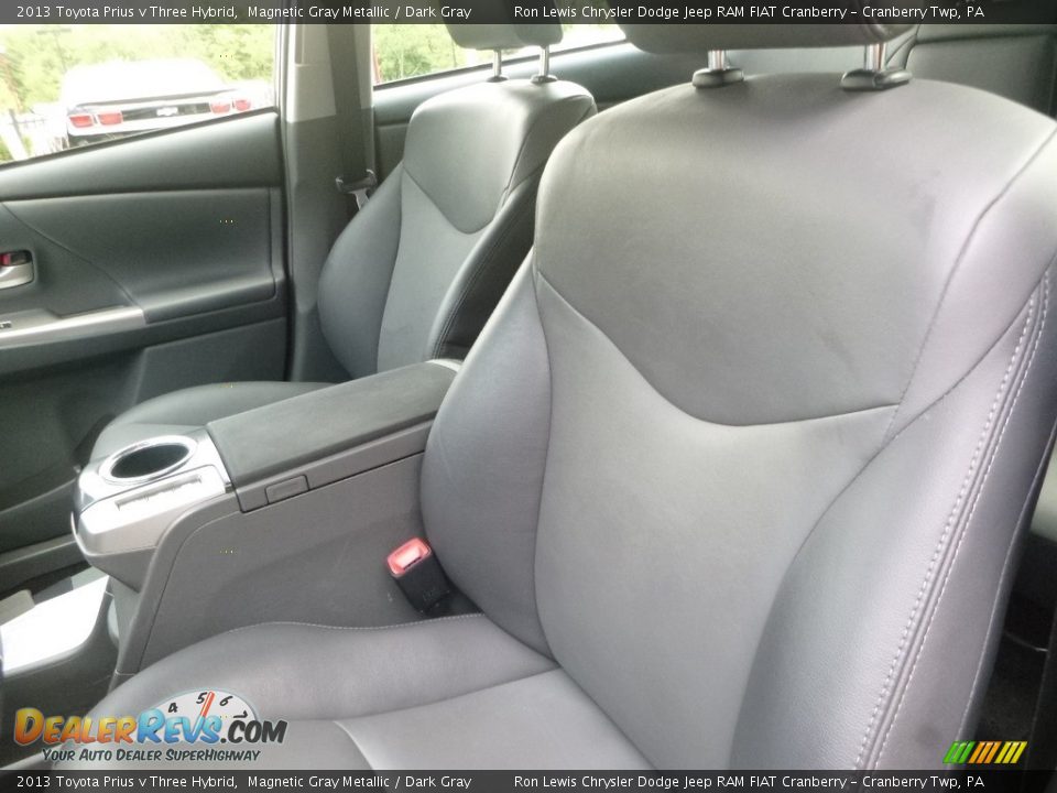 2013 Toyota Prius v Three Hybrid Magnetic Gray Metallic / Dark Gray Photo #14