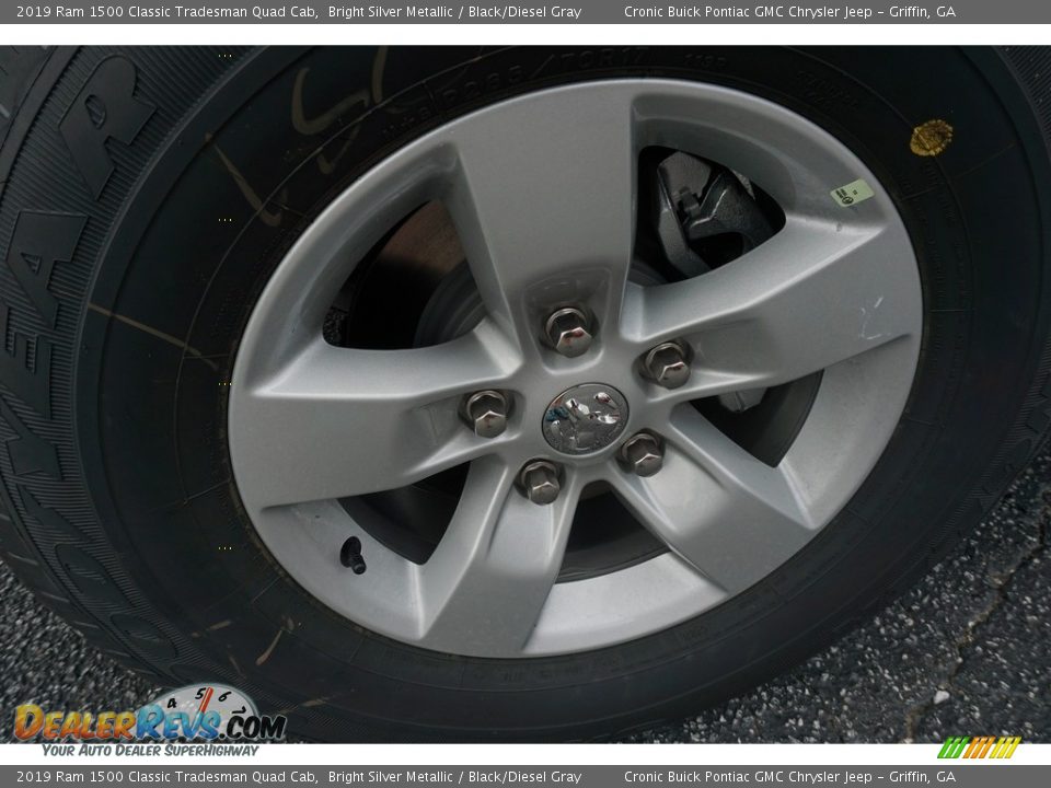 2019 Ram 1500 Classic Tradesman Quad Cab Bright Silver Metallic / Black/Diesel Gray Photo #4