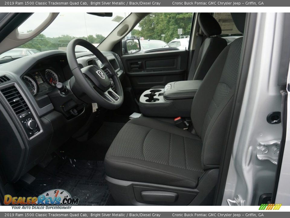 2019 Ram 1500 Classic Tradesman Quad Cab Bright Silver Metallic / Black/Diesel Gray Photo #6