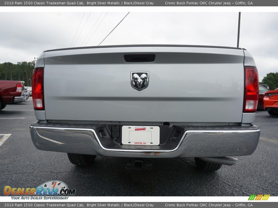 2019 Ram 1500 Classic Tradesman Quad Cab Bright Silver Metallic / Black/Diesel Gray Photo #12
