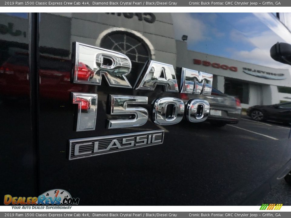 2019 Ram 1500 Classic Express Crew Cab 4x4 Diamond Black Crystal Pearl / Black/Diesel Gray Photo #9
