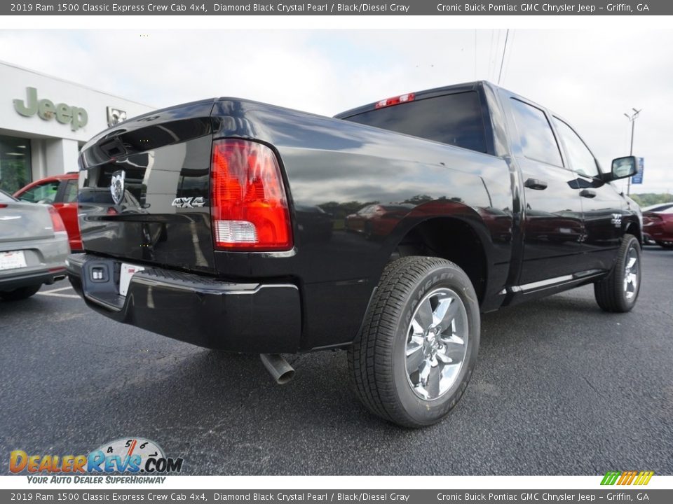 2019 Ram 1500 Classic Express Crew Cab 4x4 Diamond Black Crystal Pearl / Black/Diesel Gray Photo #12