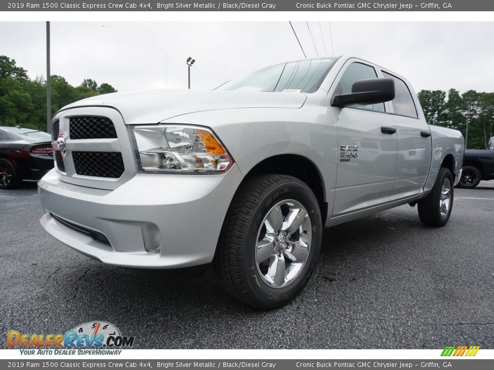 2019 Ram 1500 Classic Express Crew Cab 4x4 Bright Silver Metallic / Black/Diesel Gray Photo #3