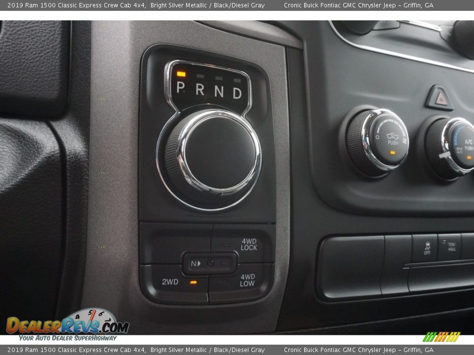 2019 Ram 1500 Classic Express Crew Cab 4x4 Bright Silver Metallic / Black/Diesel Gray Photo #7