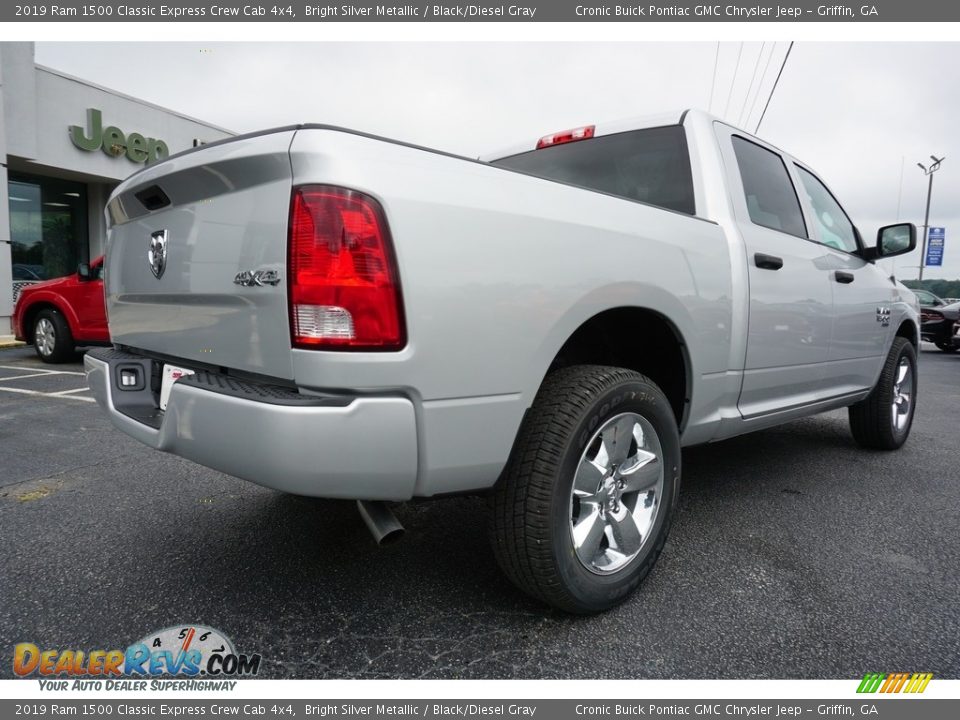 2019 Ram 1500 Classic Express Crew Cab 4x4 Bright Silver Metallic / Black/Diesel Gray Photo #12