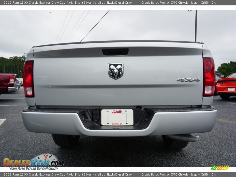 2019 Ram 1500 Classic Express Crew Cab 4x4 Bright Silver Metallic / Black/Diesel Gray Photo #14