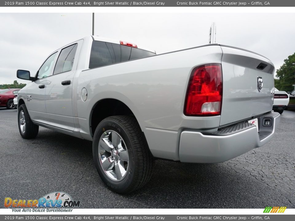 2019 Ram 1500 Classic Express Crew Cab 4x4 Bright Silver Metallic / Black/Diesel Gray Photo #15