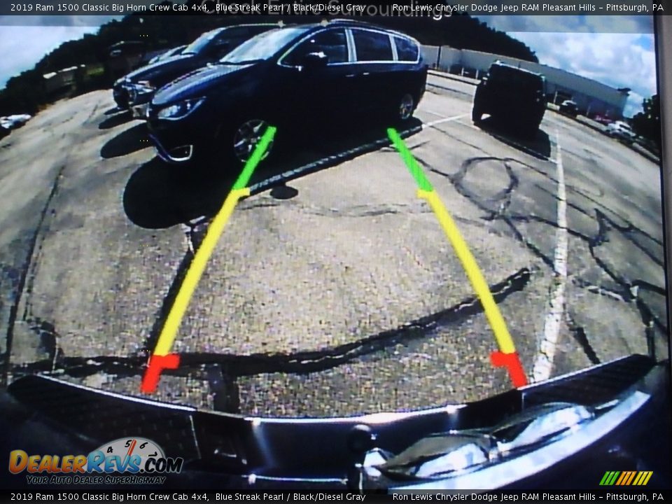 2019 Ram 1500 Classic Big Horn Crew Cab 4x4 Blue Streak Pearl / Black/Diesel Gray Photo #17