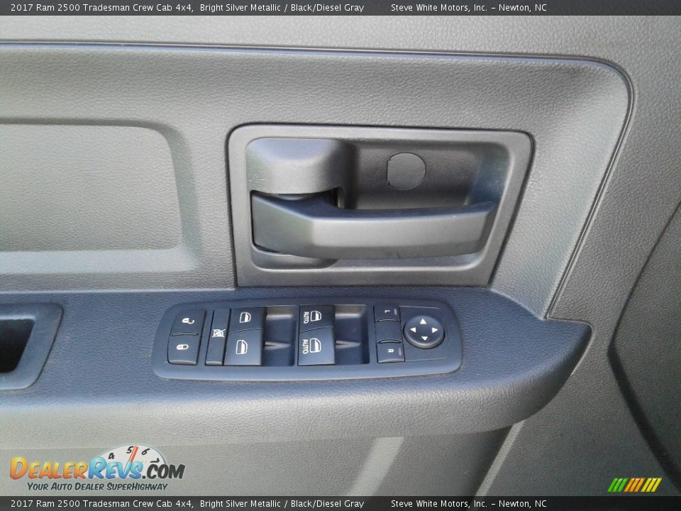 2017 Ram 2500 Tradesman Crew Cab 4x4 Bright Silver Metallic / Black/Diesel Gray Photo #9
