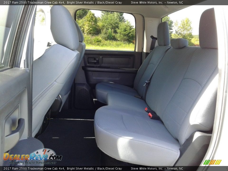 2017 Ram 2500 Tradesman Crew Cab 4x4 Bright Silver Metallic / Black/Diesel Gray Photo #11