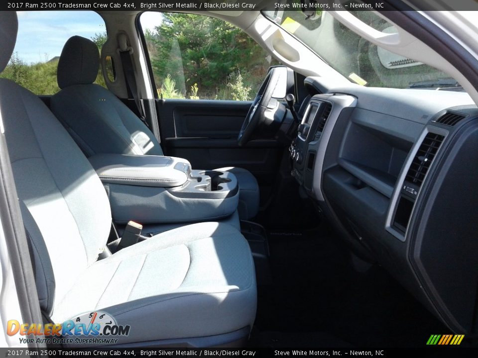 2017 Ram 2500 Tradesman Crew Cab 4x4 Bright Silver Metallic / Black/Diesel Gray Photo #15