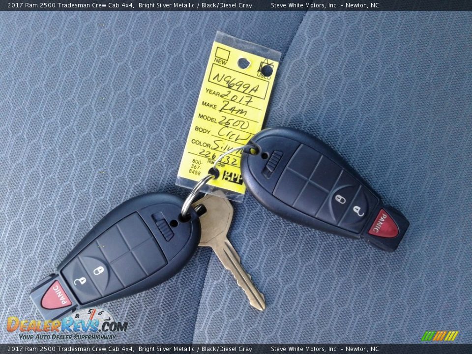 2017 Ram 2500 Tradesman Crew Cab 4x4 Bright Silver Metallic / Black/Diesel Gray Photo #27