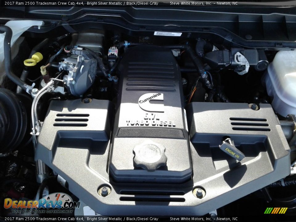 2017 Ram 2500 Tradesman Crew Cab 4x4 Bright Silver Metallic / Black/Diesel Gray Photo #28