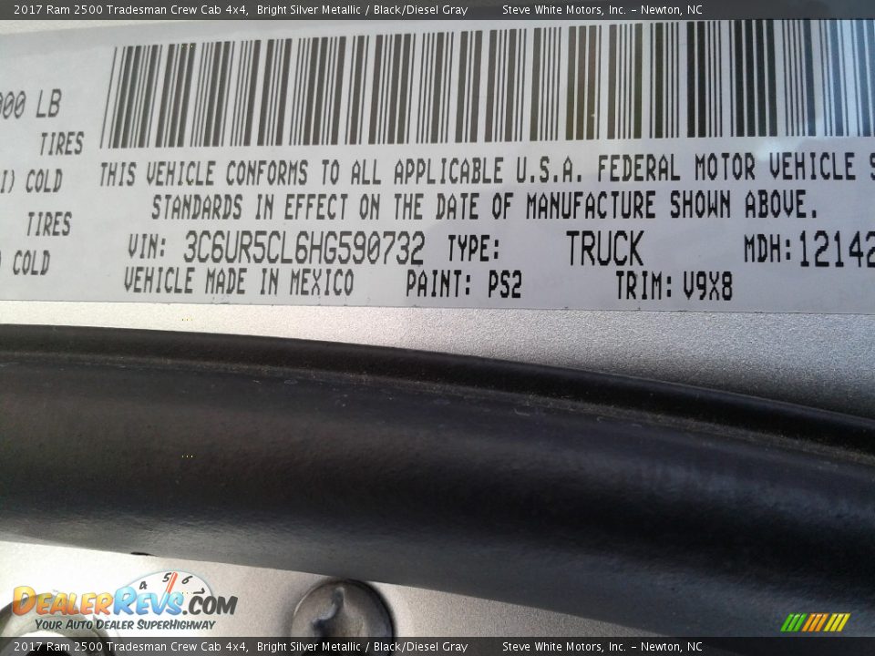 2017 Ram 2500 Tradesman Crew Cab 4x4 Bright Silver Metallic / Black/Diesel Gray Photo #29