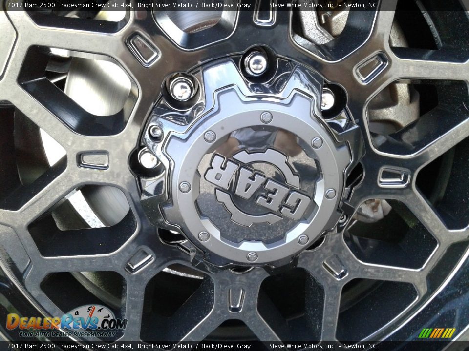 2017 Ram 2500 Tradesman Crew Cab 4x4 Bright Silver Metallic / Black/Diesel Gray Photo #31