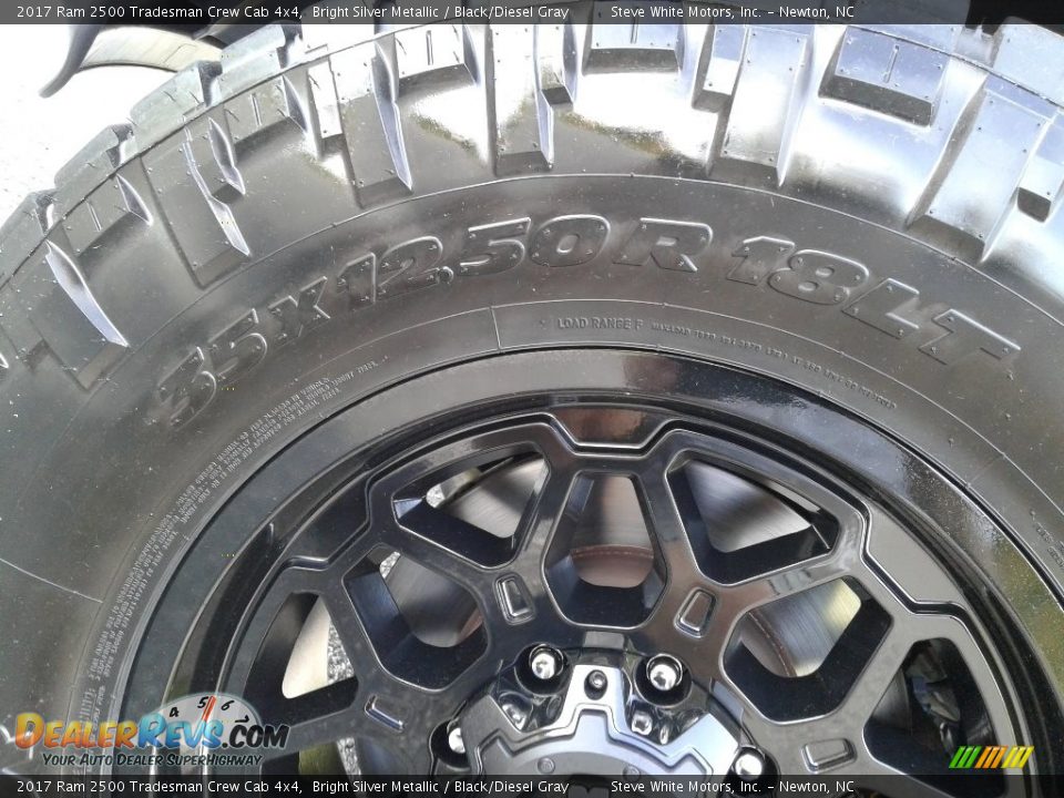 2017 Ram 2500 Tradesman Crew Cab 4x4 Bright Silver Metallic / Black/Diesel Gray Photo #32