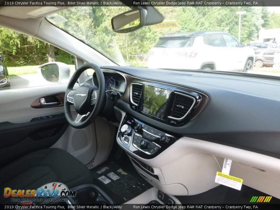 2019 Chrysler Pacifica Touring Plus Billet Silver Metallic / Black/Alloy Photo #11