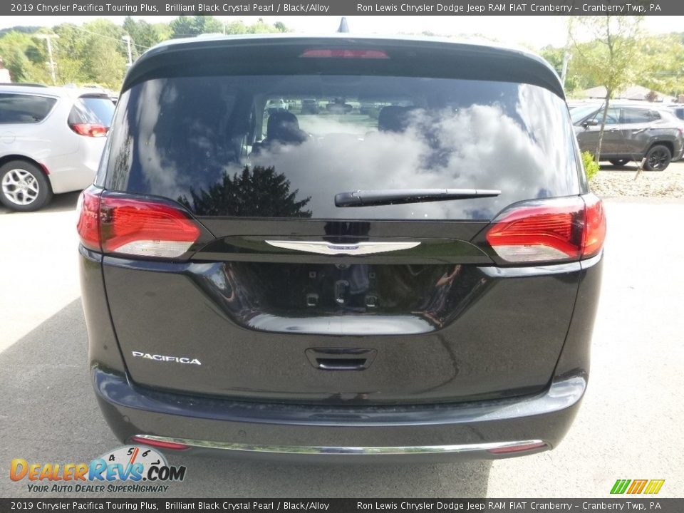 2019 Chrysler Pacifica Touring Plus Brilliant Black Crystal Pearl / Black/Alloy Photo #4