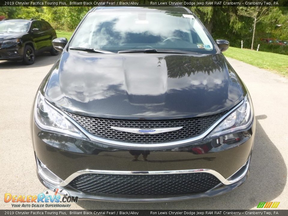 2019 Chrysler Pacifica Touring Plus Brilliant Black Crystal Pearl / Black/Alloy Photo #8